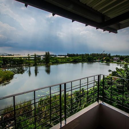 Na Siri Lake View Hotel Samut Prakan Buitenkant foto