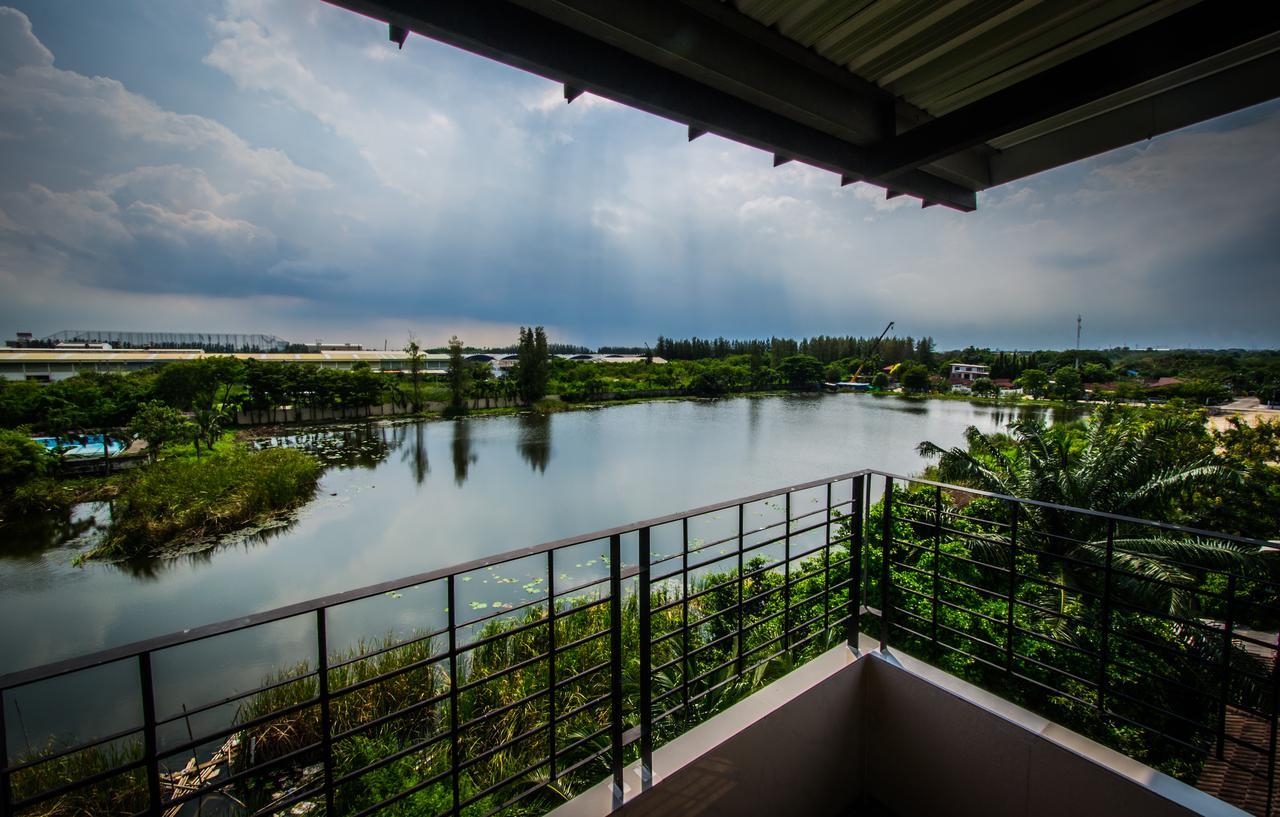 Na Siri Lake View Hotel Samut Prakan Buitenkant foto