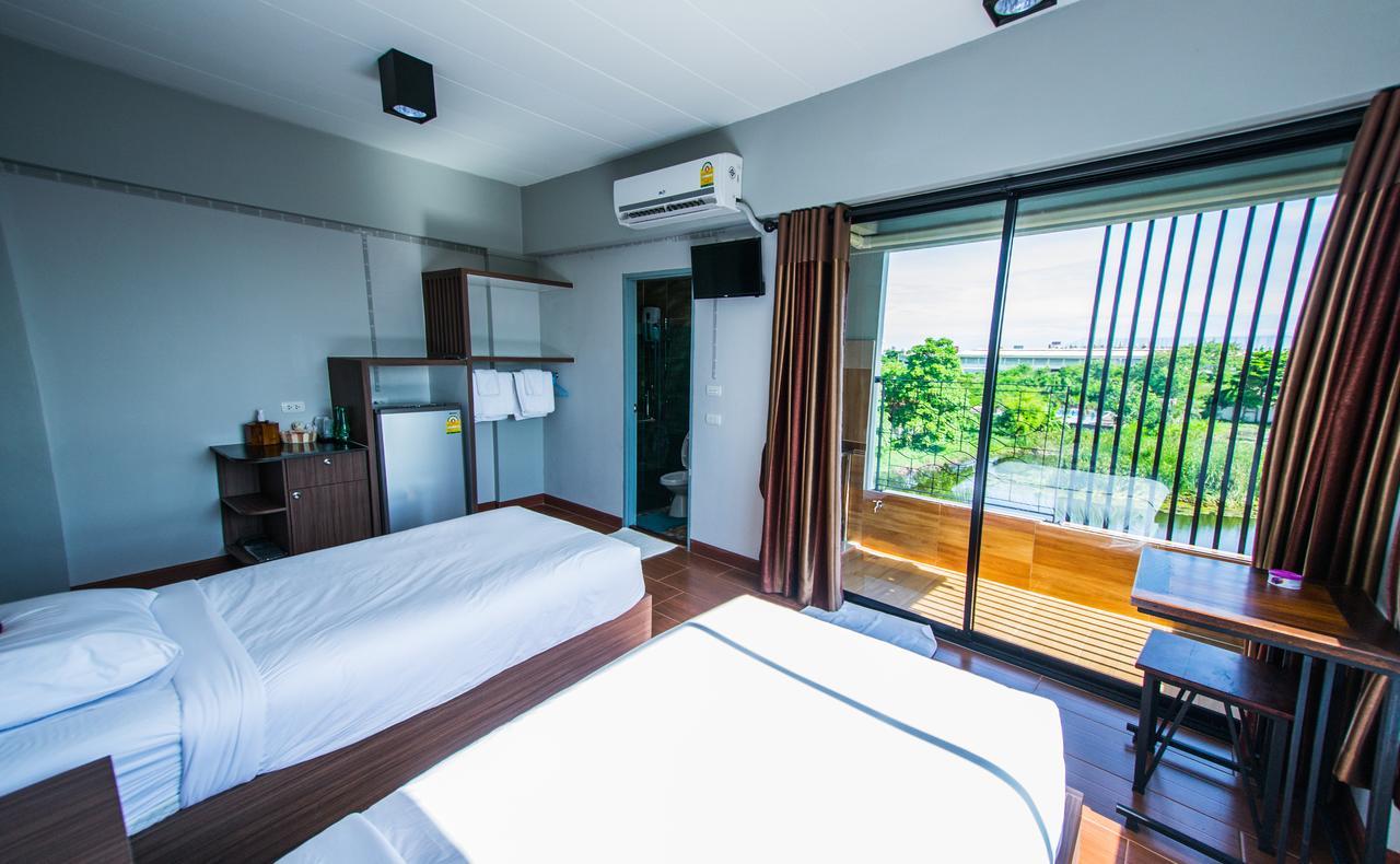 Na Siri Lake View Samut Prakan Buitenkant foto