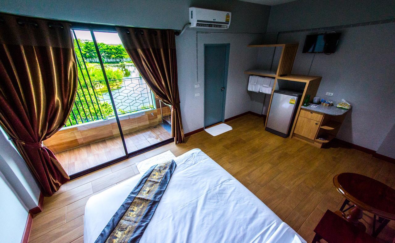 Na Siri Lake View Samut Prakan Buitenkant foto